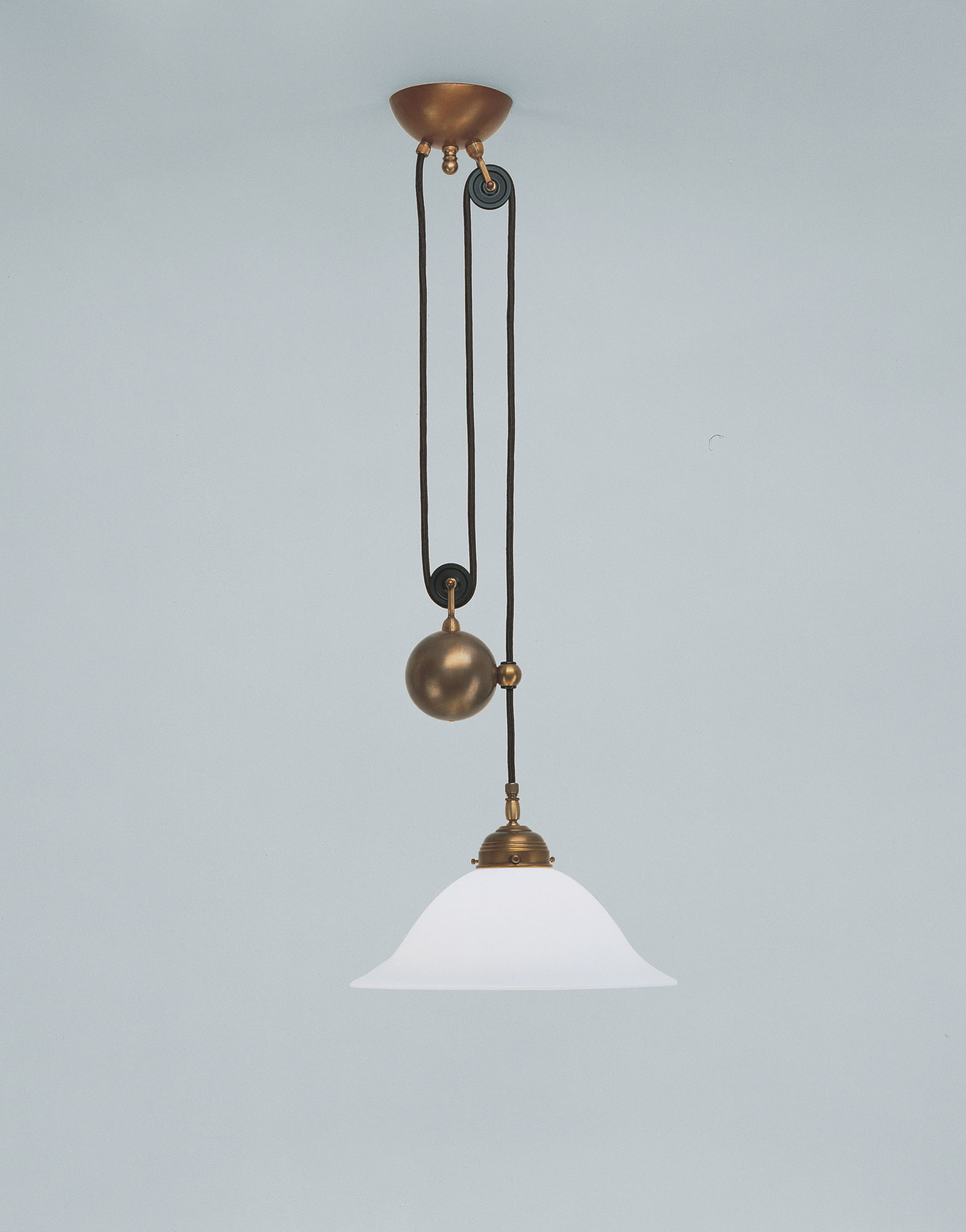 Zugpendelleuchte Ei05-38 op B